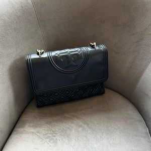 Authentic Tory flemingo medium bag